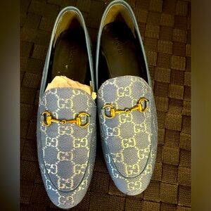 Gucci loafer size 40 brand new never worn denim and silver GG with box